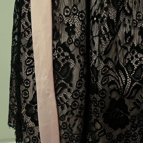 Girls fancy lace dress - pink and black - size 3 - Picture 7 of 7